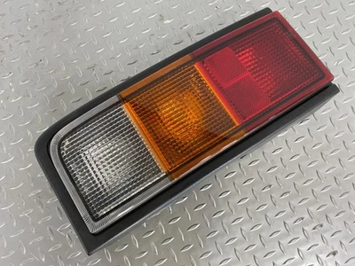 Левый задний фонарь для внедорожника Hummer H2 2003–2004 годов от оригинального производителя - Изображение 1 из 4