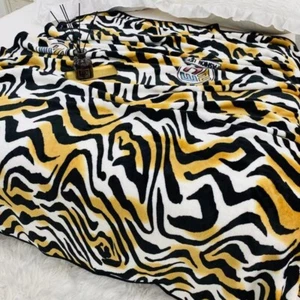 Flannel Fleece Throw Blanket Tiger Fuzzy Cozy Comfy Soft Fluffy Plush Animal NEW - Picture 1 of 7