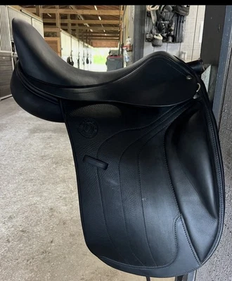 Sillín de doma Antares monoflap 17,5 **NUEVO** Foto 1 de 4