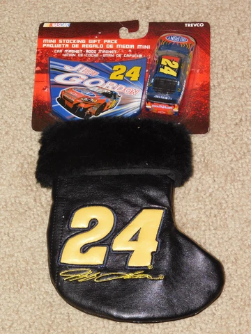 JEFF GORDON MINI STOCKING GIFT PACK - CAR MAGNET / HOOD MAGNET (New In Package) Cover