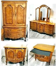 BEAUTIFULLY CARVED VINTAGE THOMASVILLE French Provincial BEDROOM SET - 5 pieces!