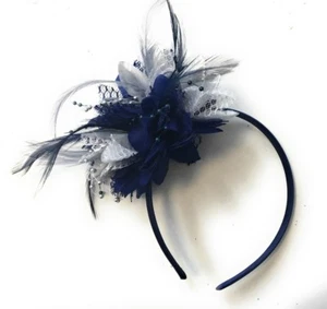 Fascinador a medida azul marino y plateado en diadema ramillete de flores carreras de Ascot - Imagen 1 de 1