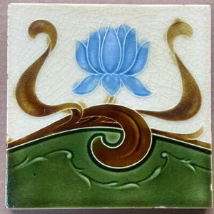 ANTIQUE BOOTE - ART NOUVEAU MAJOLICA TILE C1900 - Picture 1 of 3