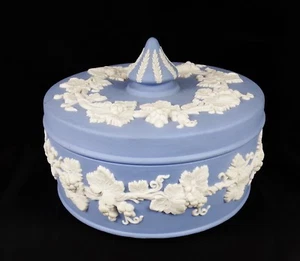 Large Wedgwood Blue & White Jasper Lidded Bon Bon Dish Grapes and Vines Pattern - Picture 1 of 5