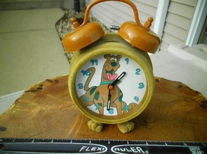 Vintage 1980er Hanna Barbera braun Samt Scooby Doo Wecker - funktioniert super! - Bild 1 von 4