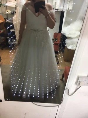 Wedding Dress Size 16-20 - Image 1 of 4