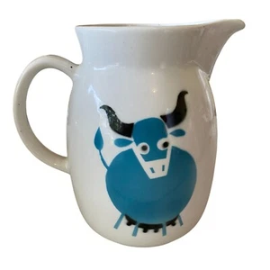 Arabia Finlandia grande brocca toro mucca Heluna blu bianca alta 8" succo d'acqua - Foto 1 di 8