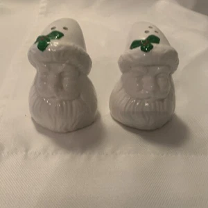 VINTAGE WEIHNACHTEN KERAMIK WEIHNACHTSMANN KOPF SALZ UND PFEFFERSTREUER MIT GRIFF - Bild 1 von 12