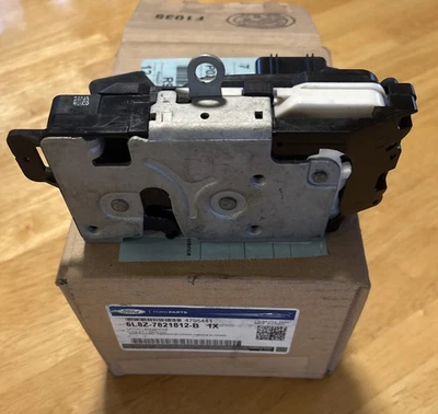 NOVO Atuador de Trava de Porta Frontal Direita Ford Fabricante de Equipamento Original 6L8Z7821812B Escape Mariner 02-07 - Imagem 1 de 4