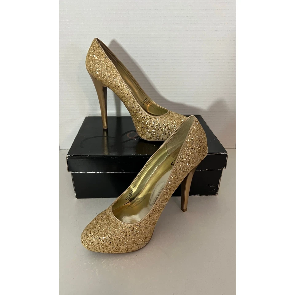 Zapatos de tacón Carlos by Carlos Santana Love oro brillo talla 8,5 M usados en caja Foto 1 de 4