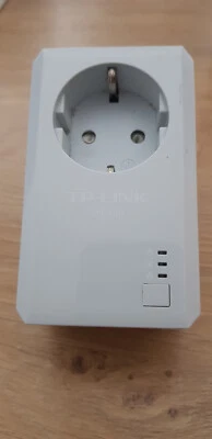 TP-LINK AV 500, Model: TL-PA4020P, Powerline Adapter mit Pass Through - Bild 1 von 4