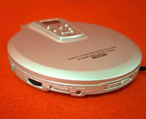Vintage Woolworth's Personal CD Player Model 270C0400 with Logic CD Case Plug in - Picture 1 of 24