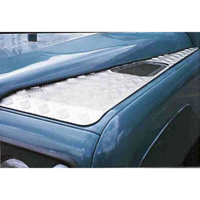 Mammouth D90/110 Anodized Chequer Plate Wing Top Protector no Hole - Image 1 of 2