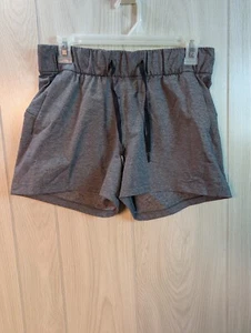 Lululemon On the Fly Shorts 2.5" Womens 6 Athletic Heathered Gray Run Gym Train - Picture 1 of 6