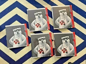 Carpeta de 3 anillos Coca Cola Polar Bear Curveback 1995 vintage 1-1/2" 6 bolsillos - Imagen 1 de 6