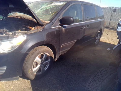 Used Fuse Box Engine fits: 2010 Volkswagen Routan engine compartment Grade A — 第 1/4 张图片