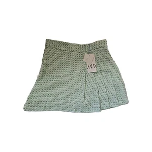 Zara Skirt Womens Size Medium Green White Pleated Mini Casual Zipper Preppy Knit - Picture 1 of 3