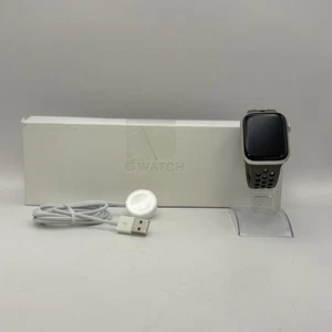 Apple Watch (Series 8) 45mm Starlight Aluminum w/ Brown Nike Sport (LTE) - Fair - Picture 1 of 5