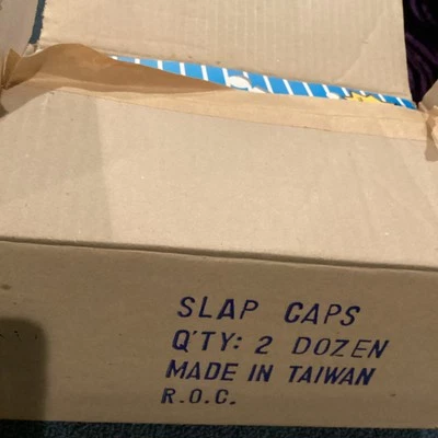 24-PACK VINTAGE BOX 1995 RARE GORDY TOY L.A. SLAP CAPS POGS MILKCAPS NEW MOC NIB - Image 1 of 4