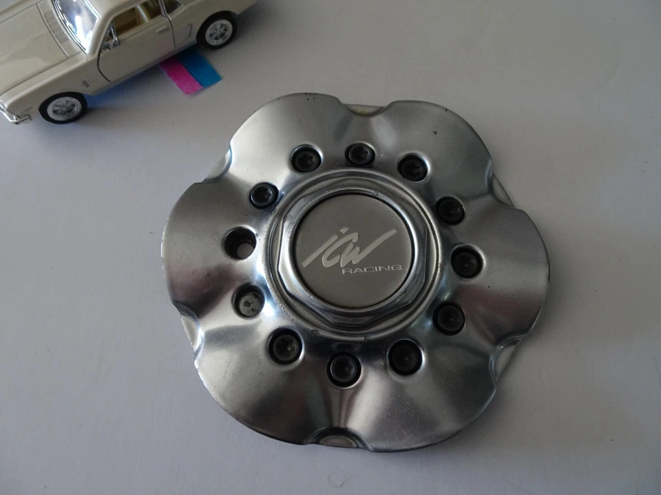 Центральный колпак колеса ICW RACE серебристый металлический на заказ No N/A, 5-3/4 дюйма на задней стороне - Изображение 1 из 2