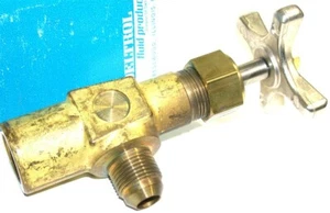 Deltrol Pneu-Trol 1/2" 2000 PSI Brass Male to Female Angle Valve M404B0 New - Picture 1 of 1