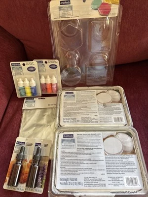 NEW ARTMINDS Soap Making Kit Shea Butter Supplies Molds Colors Scents 9-pc - Image 1 of 4