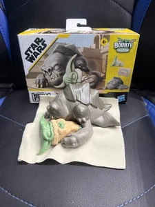 Juego de figuras de acción Star Wars Bounty Collection Taming the Beast Grogu Rancor - Imagen 1 de 5