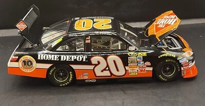 Camry Tony Stewart #20 10 aniversario The Home Depot 2008 Foto 1 de 4
