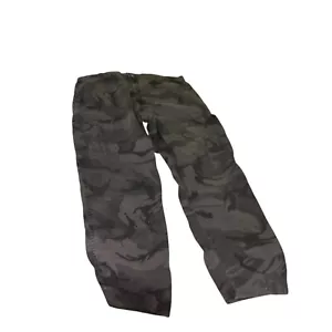 Pantalones cargo Wrangler 38x32 gris camuflaje - Imagen 1 de 4