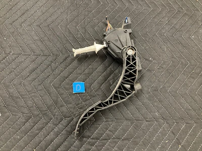 1999-2005 Volkswagen VW Jetta MK4 Gas Pedal Assembly Accelerator OEM #2412M - Image 1 of 4