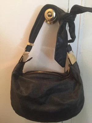 Cartera Badgley Mischka Carina Hobo Hombro Grisáceo Negro Resistente Cuero Arco Foto 1 de 4