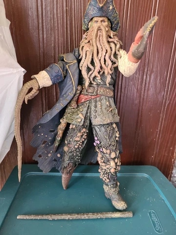 Rare NECA Pirates of The Caribbean Davy Jones 7” Figurine Disney 2006 Cover