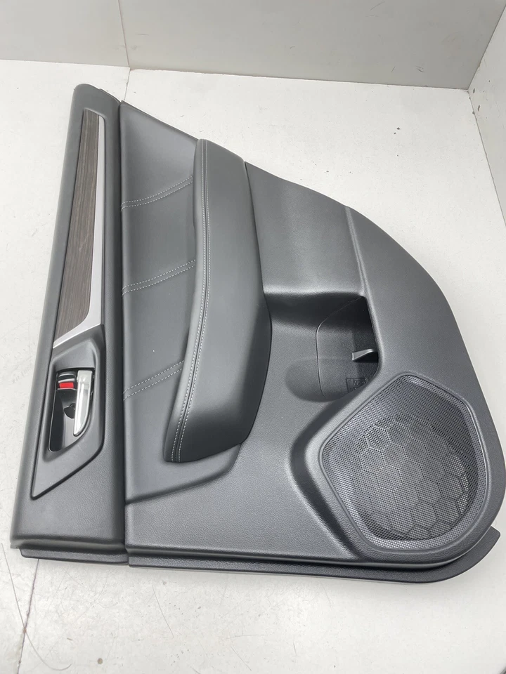 Subaru Legacy 2019 pasajero trasero eléctrico interior puerta panel de moldura Foto 1 de 4