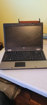 Portátil HP ProBook 6455b 14" AMD Phenom II N620 2,8 GHz 4 GB RAM - sin cable de CA. Piezas Foto 1 de 3