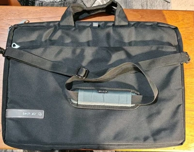 Belkin Tech Air 19" Laptop Bag With Strap Black - Image 1 of 4