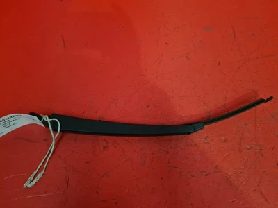 VOLKSWAGEN GOLF MK6 REAR WIPER ARM 2010 ESTATE - Image 1 of 4