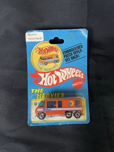 1977 HOT WHEELS GMC MOTOR HOME SEALED ON CARD THE HEAVIES MATTEL - Picture 1 of 3