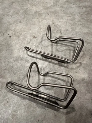 Blackburn Swerve Ti Bottle Cages (Pair) - Image 1 of 4