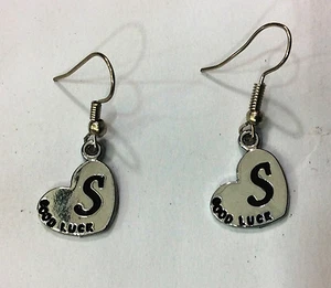 COPPIA DI ORECCHINI CON GANCETTO CIONDOLO LETTERA S PAIR EARRINGS CHARM LETTER S - Picture 1 of 1