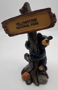 Bearfoots by Jeff Fleming Schwarzbär mit Yellowstone Nationalpark Schild - Bild 1 von 12