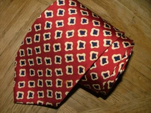 MENS PAUL STUART TIE 100% SILK HAND MADE IN USA RED BLACK GEOMETRIC #590 - Picture 1 of 5