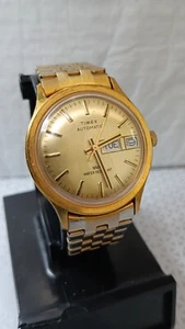 TIMEX VINTAGE Men's Watch Day Date Automatic Gold Tone Flex Bracelet 36 mm - Picture 1 of 16