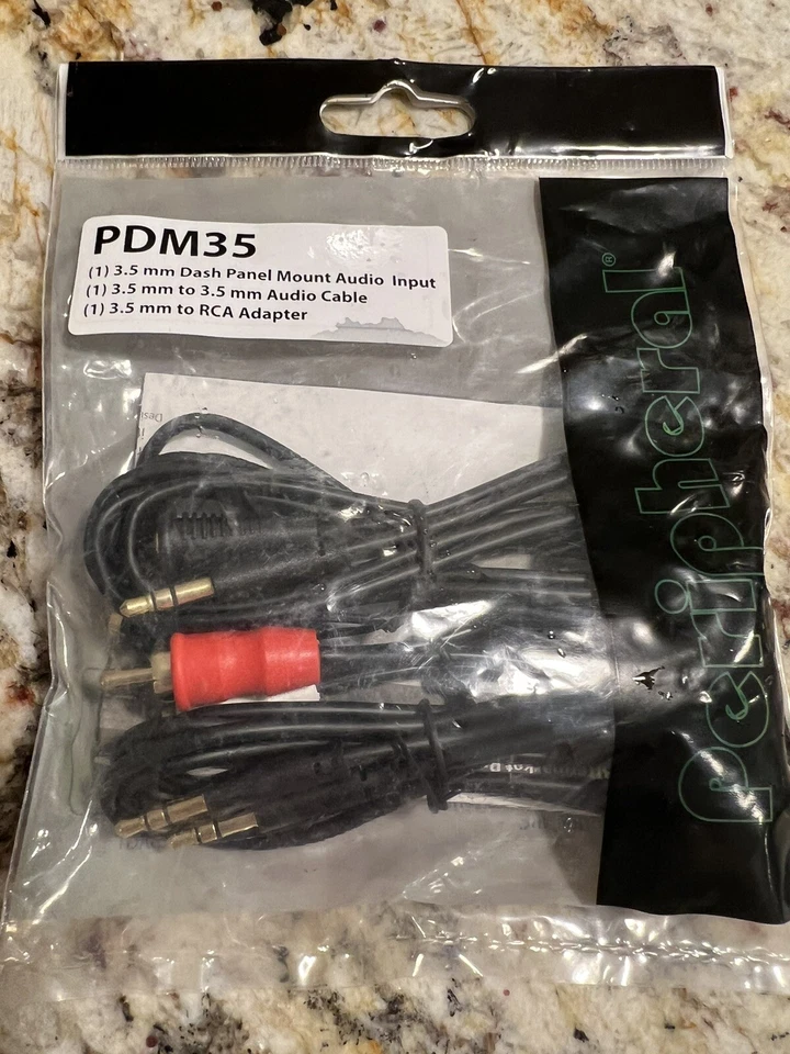 iSimple - Dash-Mount Audio Input Kit - Black/Red/White - Image 1 of 1