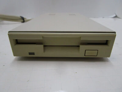 ROCTEC EXTERNAL FLOPPY DRIVE 3.5" FOR COMMODORE AMIGA TESTED AND WORKING L2 - Image 1 of 4