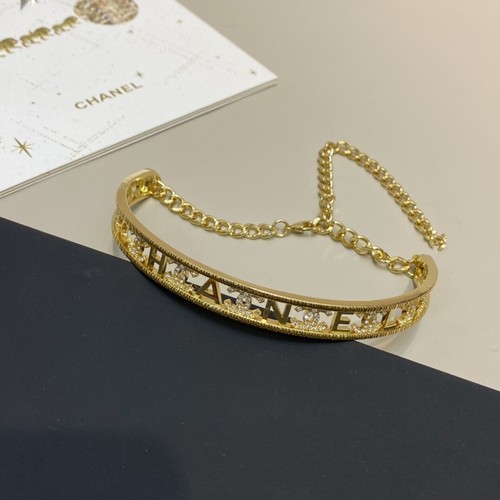 ?CHANEL Collana CCS in ottone con lettera cava con cristallo 24C