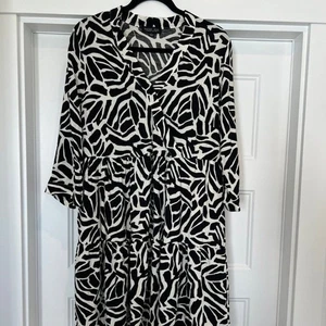 Rachel Zoe Women Size Large Black/White Zebra Print Babydoll Trapeze Dress - Picture 1 of 8