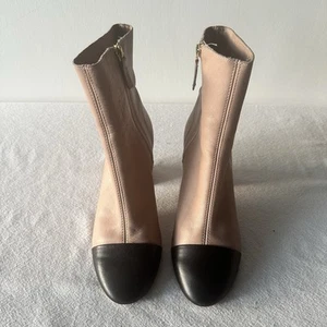 Top Shop Beige Block Heel Ankle Boots w/ Black Cap Toe Womens 40/9 Trendy Edgy - Picture 1 of 8