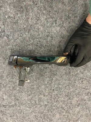 Maçaneta externa traseira esquerda cinza com ajuste cromado Honda Odyssey 2011-17 - Imagem 1 de 4