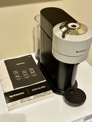 ☕ NESPRESSO VERTUO NEXT + Kit Decalcificante – Usata in OTTIME CONDIZIONI - Immagine 1 di 4