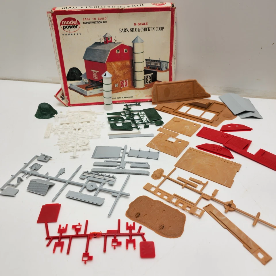 Model Power Barn Silo & Chicken Coop No. 1517 N-Scale Model Railroad Kit Vintage - Image 1 of 4